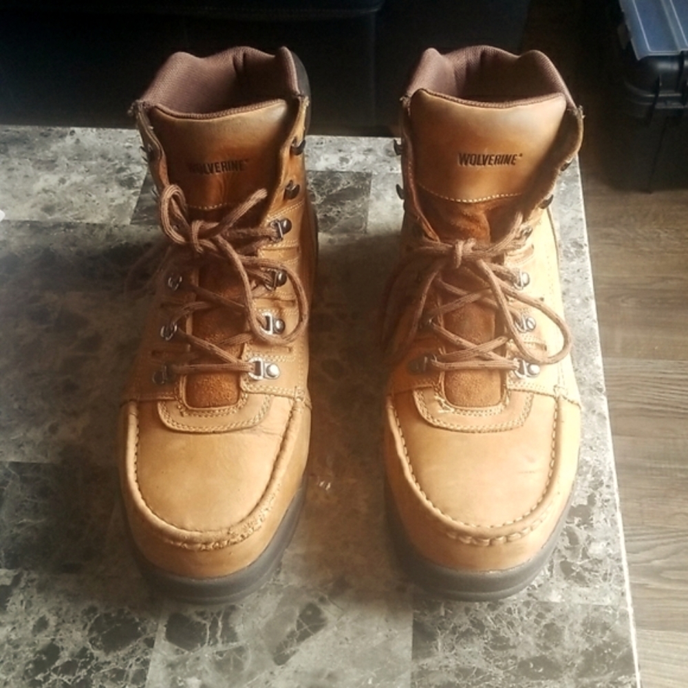 Wolverine shoe, size 14, Brown